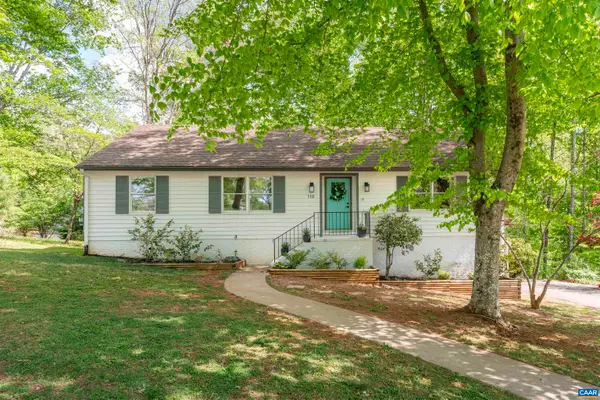 110 Carrsbrook Ct, Charlottesville, VA 22901