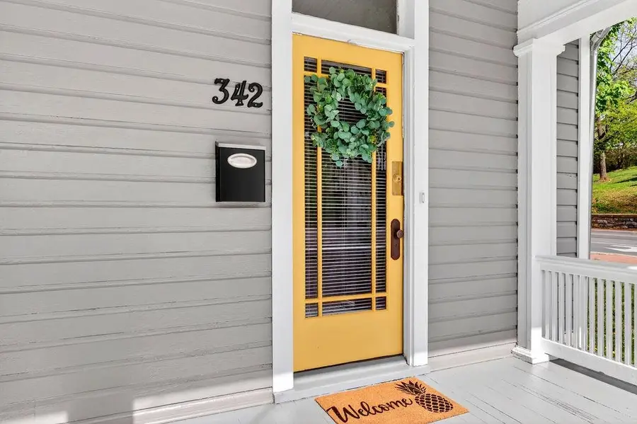 342 Lewis St N, Staunton, VA 24401 - #2