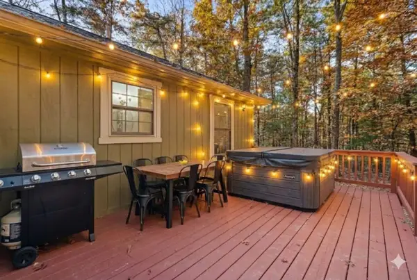 323 Palmer Rd, Basye, VA 22810