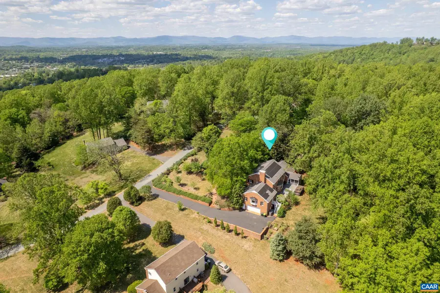 165 Walnut Ln, Charlottesville, VA 22911 - #3