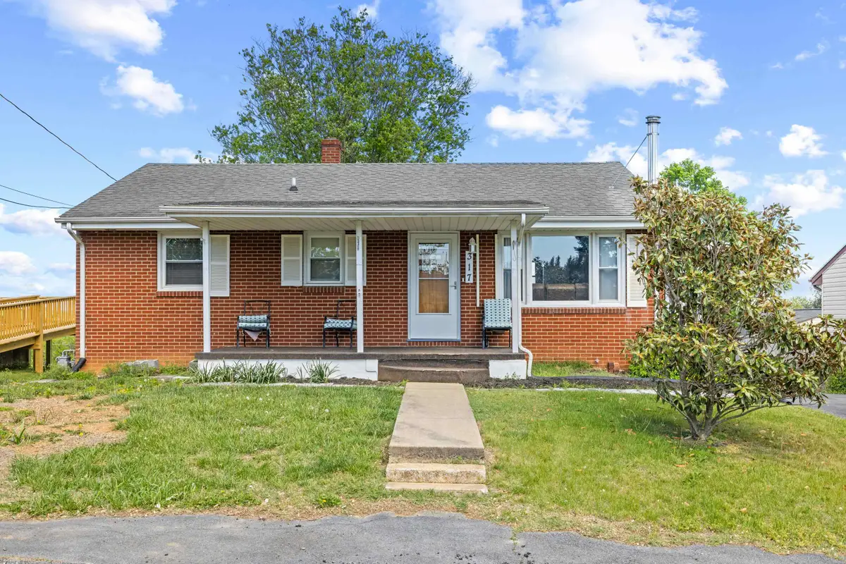 317 Ridge Rd, Staunton, VA 24401 - #1