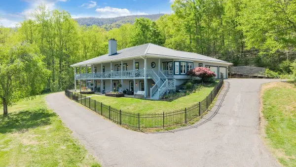 649 Greyledge Rd, Buchanan, VA 24066
