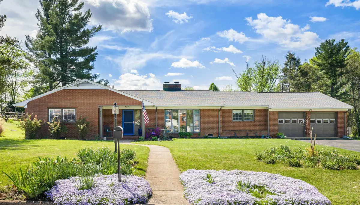 846 Kent Rd, Waynesboro, VA 22980 - #1