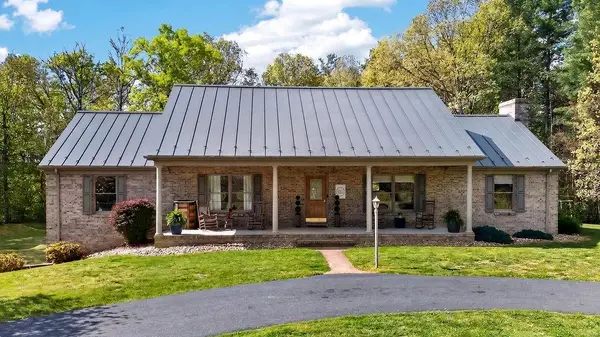 576 Vinegar Hill Rd, Churchville, VA 24421