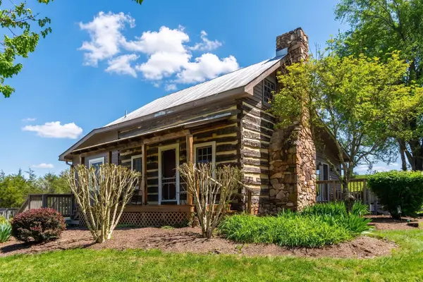 1772 Newport Rd, Raphine, VA 24472