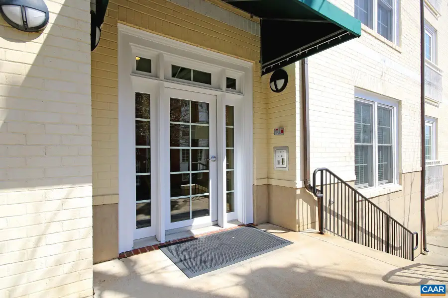 1001 Market St E, Charlottesville, VA 22902 - #3