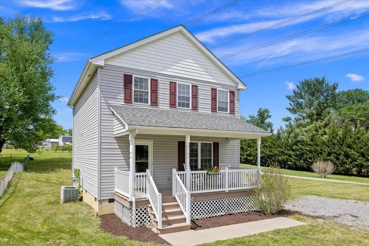 385 National Ave, Staunton, VA 24401 - #1