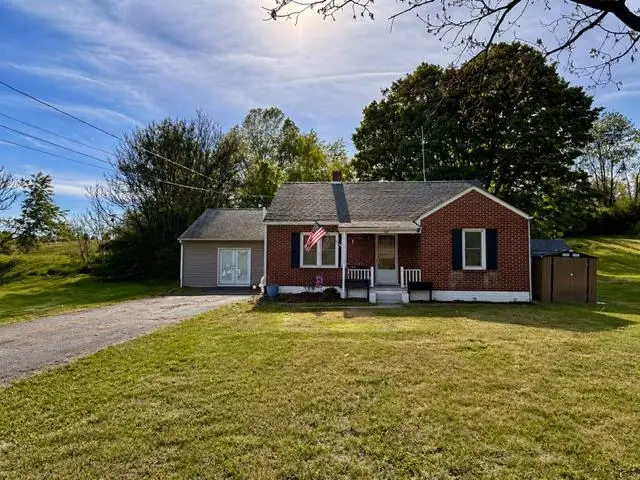 939 Old White Hill Rd, Stuarts Draft, VA 24477 - #1