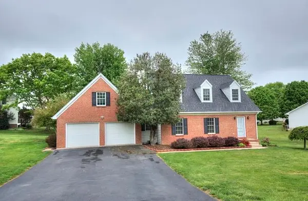 152 Nottingham Ln, Waynesboro, VA 22980