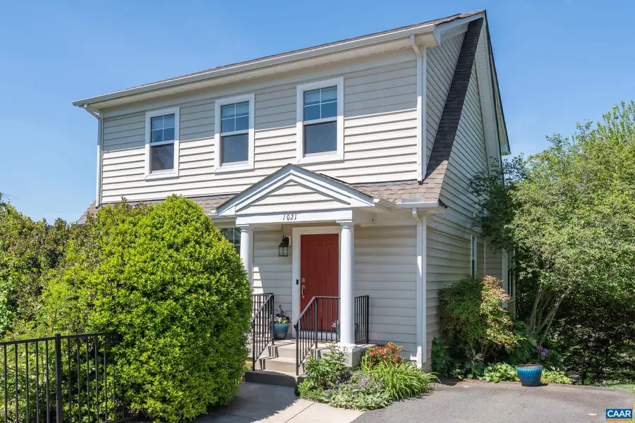 1021 Ridge St, Charlottesville, VA 22902 - #2