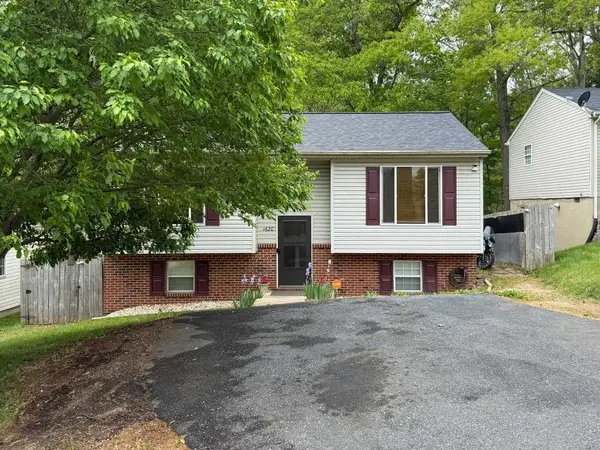 1620 5th St, Waynesboro, VA 22980