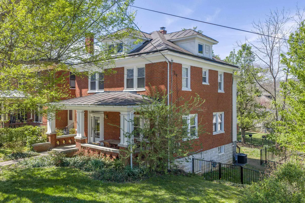 521 Main St S, Lexington, VA 24450 - #1