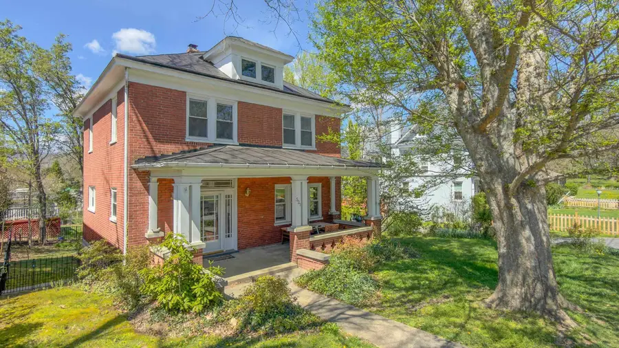 521 Main St S, Lexington, VA 24450 - #3