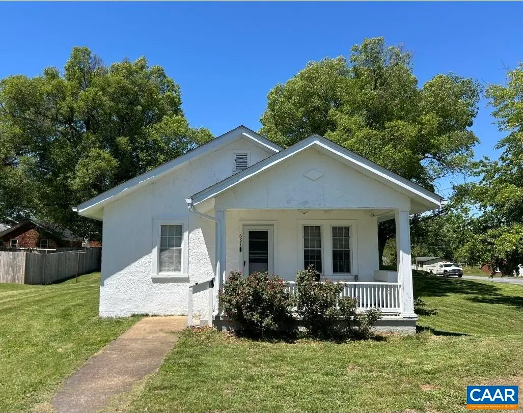 681 Sherwood Ave, Waynesboro, VA 22980 - #1