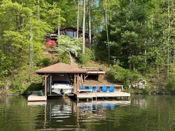 603 Lakeshore Dr N, Louisa, VA 23093