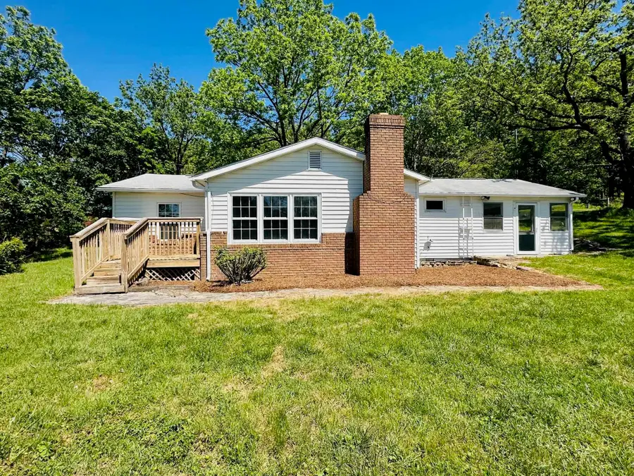 79 Rocky Ln, Stuarts Draft, VA 24477 - #2