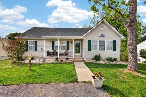 165 Fairmont Dr, Staunton, VA 24401