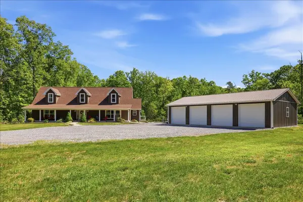 324 Lofton Rd, Raphine, VA 24472