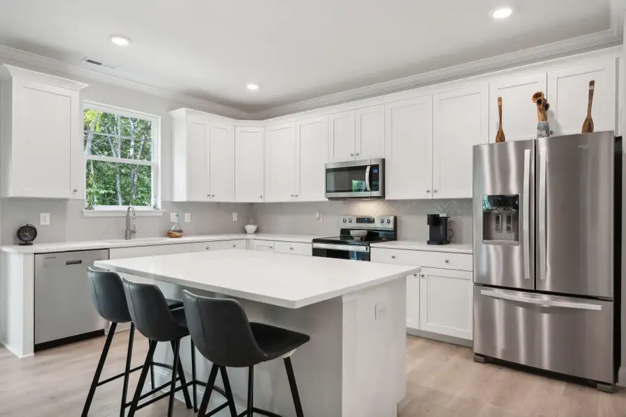 6 Avonwoods Ct, Staunton, VA 24401 - #2