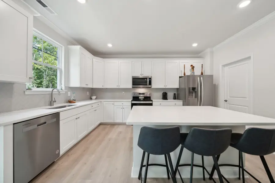 6 Avonwoods Ct, Staunton, VA 24401 - #3
