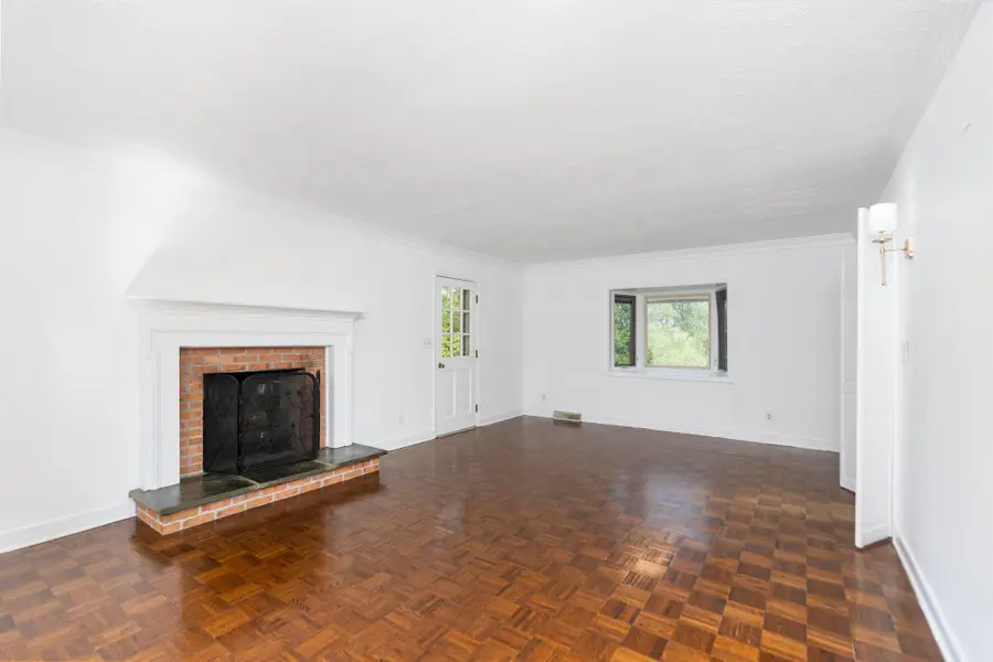 405 Hickory Dr, Earlysville, VA 22936 - #2