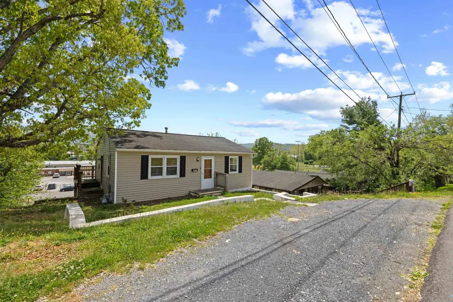 870 Fairfax Ave, Waynesboro, VA 22980 - #3