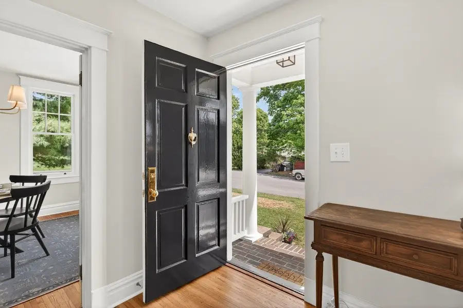 208 Lee St, Staunton, VA 24401 - #3