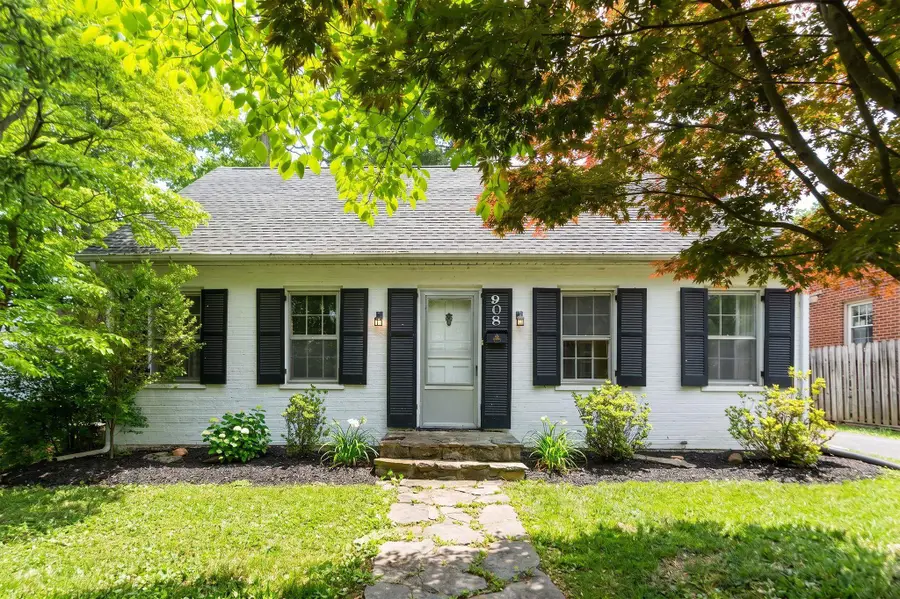 908 Lyndhurst Rd, Waynesboro, VA 22980 - #2