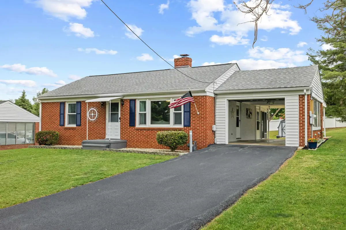 118 Stuart Ave, Stuarts Draft, VA 24477 - #1