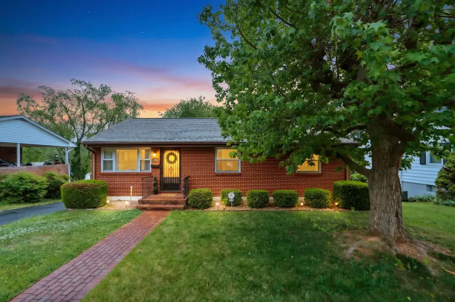 1319 Blandford St, Staunton, VA 24401 - #2