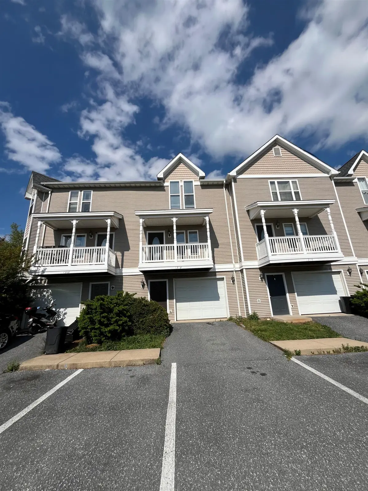 1312 Victorian Village Dr, Harrisonburg, VA 22802 - #1