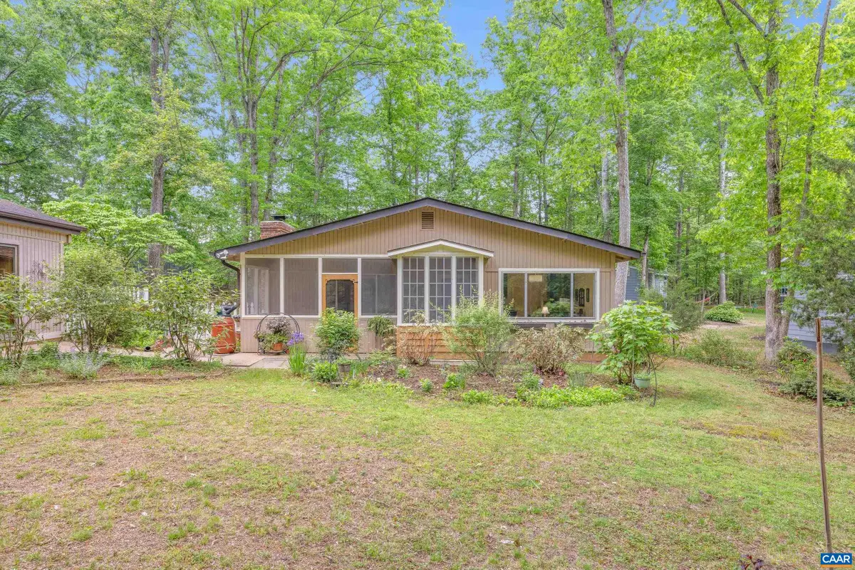 9 Glen Burnie Rd, Palmyra, VA 22963 - #1