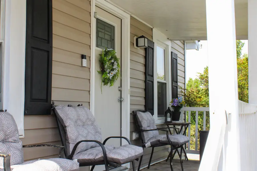 102 East Ave, Staunton, VA 24401 - #2