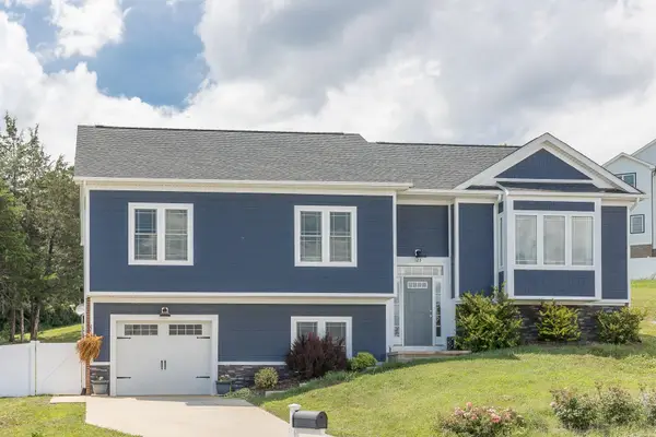 123 Beauregard Dr, Staunton, VA 24401