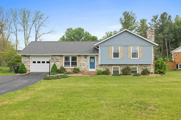 183 Cambridge Dr, Stuarts Draft, VA 24477