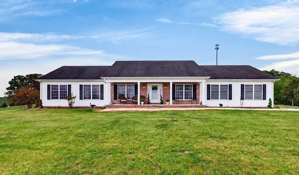 112 Guernsey Ln, Staunton, VA 24401 - #1