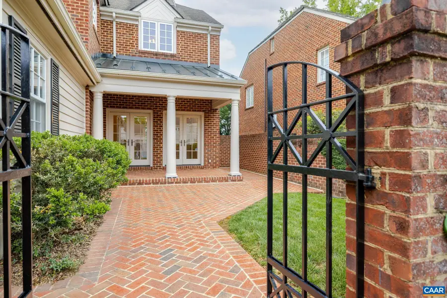 555 Dryden Pl, Charlottesville, VA 22903 - #3