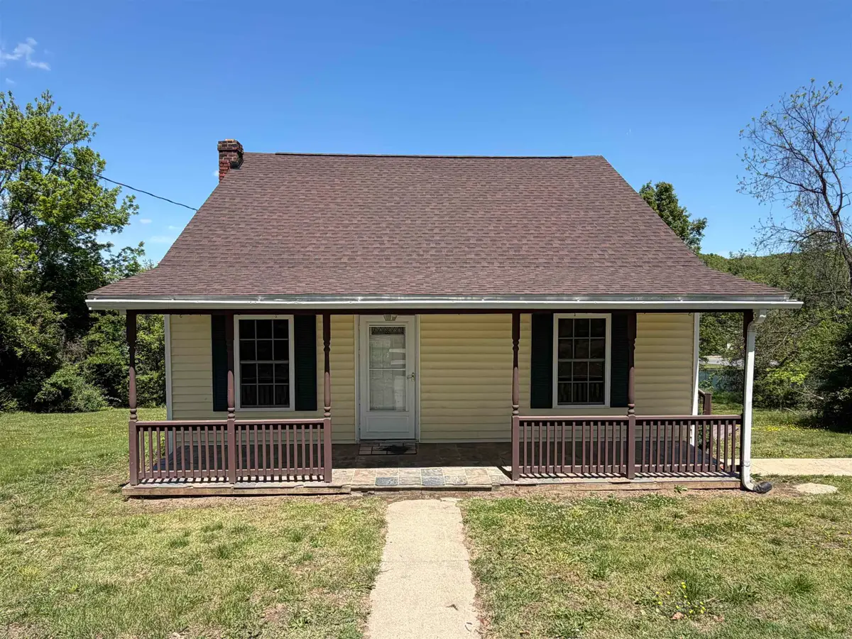 845 3rd St, Waynesboro, VA 22980 - #1