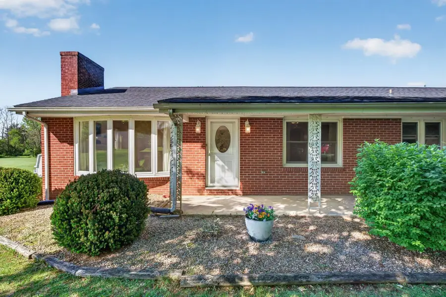 17421 Spotswood Trl, Elkton, VA 22827 - #2