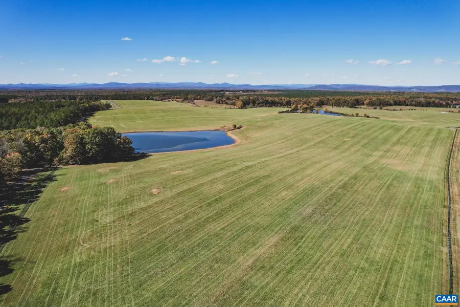 17 Rolling Rd S, Scottsville, VA 24590 - #2
