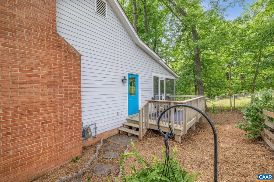 1092 Towne Ln, Charlottesville, VA 22901 - #3