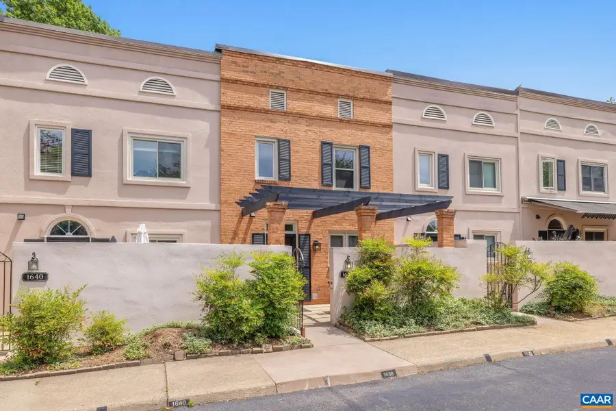 1638 Garden Ct, Charlottesville, VA 22901 - #2