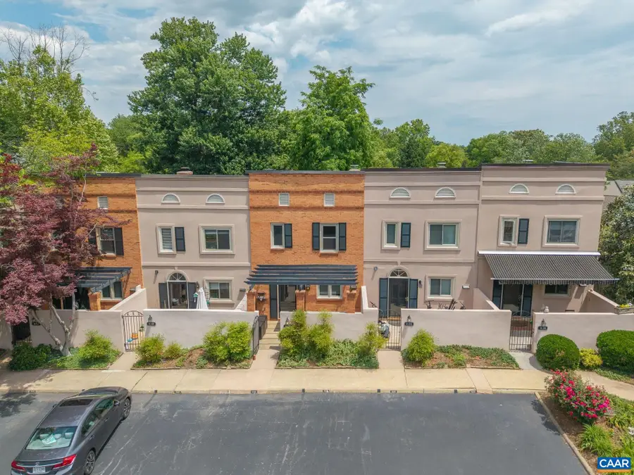 1638 Garden Ct, Charlottesville, VA 22901 - #3