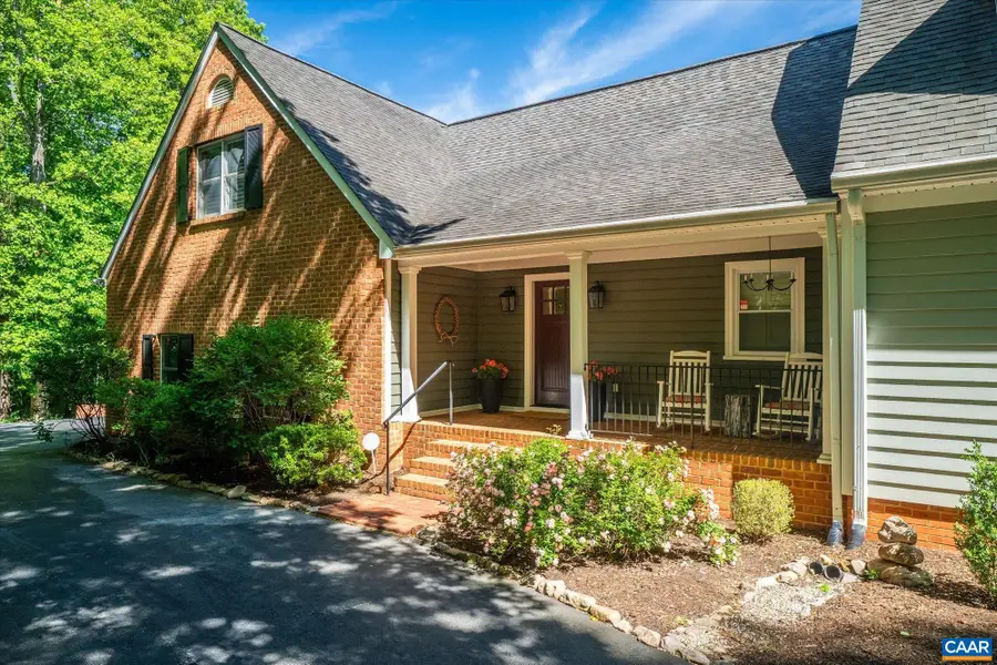 1141 Kingsway Rd, Samuel Miller, VA 22920 - #3