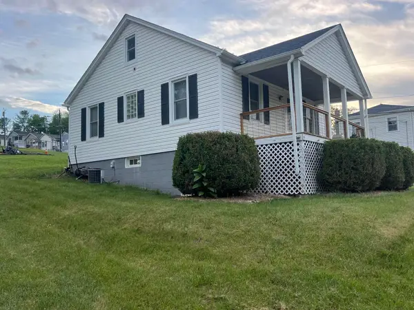 2106 Poplar St, Staunton, VA 24401