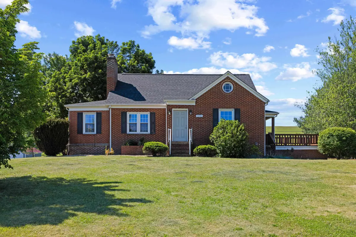 3246 Churchville Ave, Staunton, VA 24401 - #1