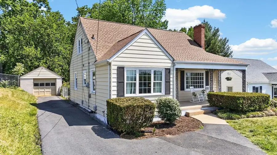 1003 Skymont Rd, Staunton, VA 24401 - #3