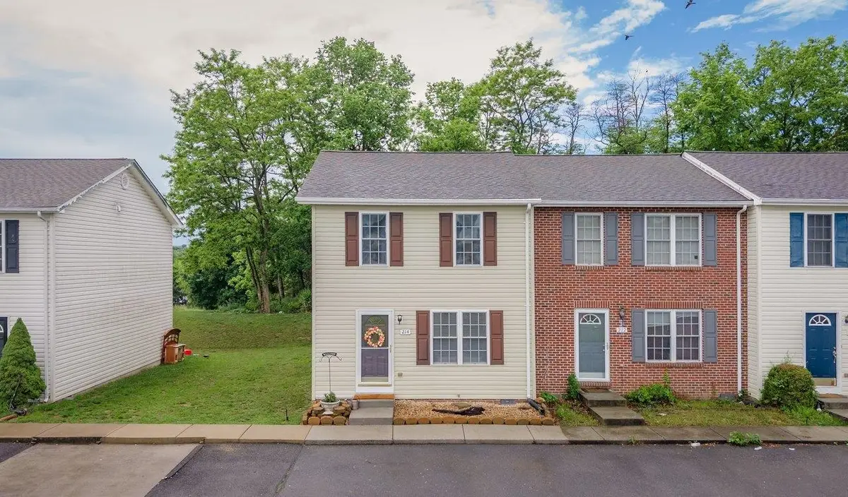 214 Kadies Ln, Edinburg, VA 22824 - #1
