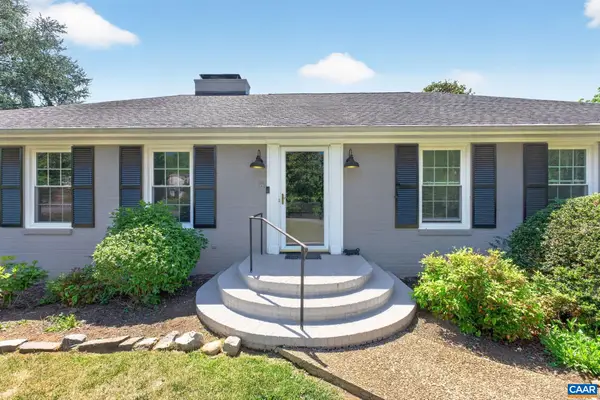 102 Bollingbrook Dr, Charlottesville, VA 22911