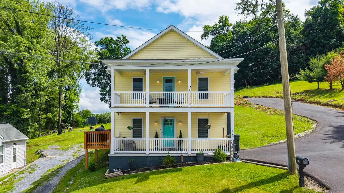 120 Gay St W, Staunton, VA 24401 - #1
